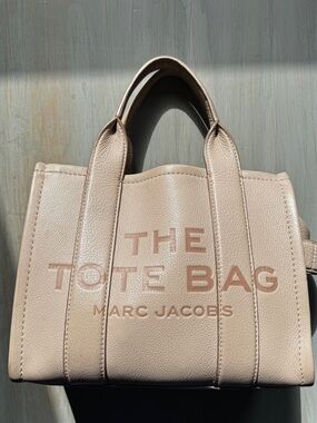THE TOTE BAG by Marc Jacobs Leather Small in Rose crossbody purse 🌹